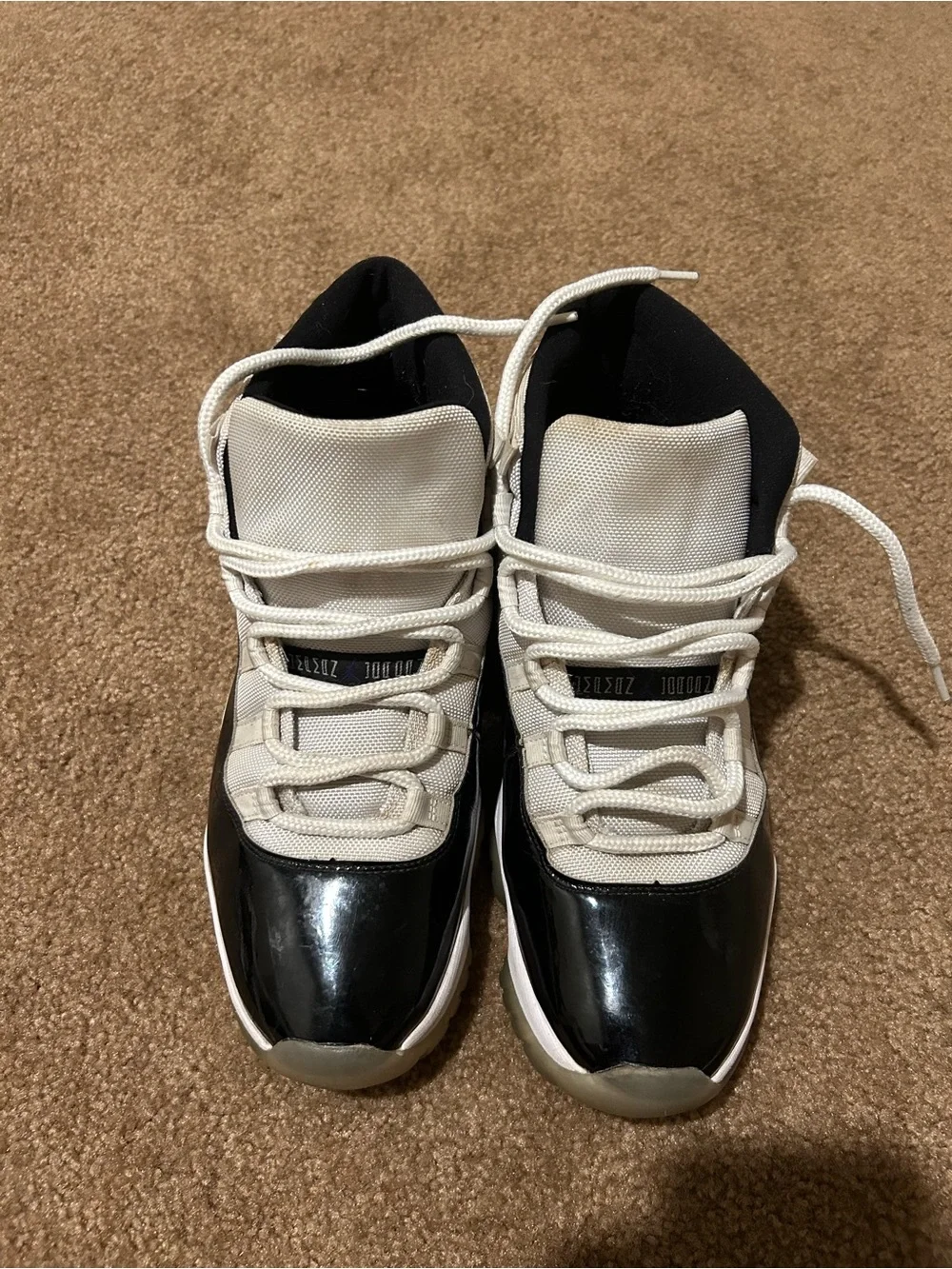Jordan Retro 11 Black/White Sneakers